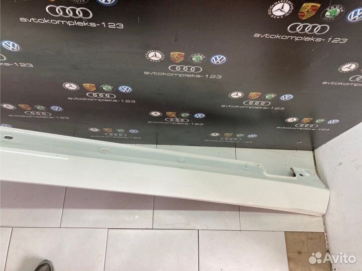 Накладка на порог правая Mercedes-Benz E-350 W212