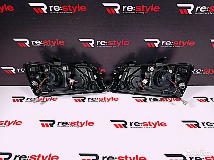 Фары Тойта Клюгер XU20 01-07г Ст Range Rover