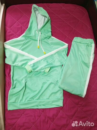 Спортивный костюм женский