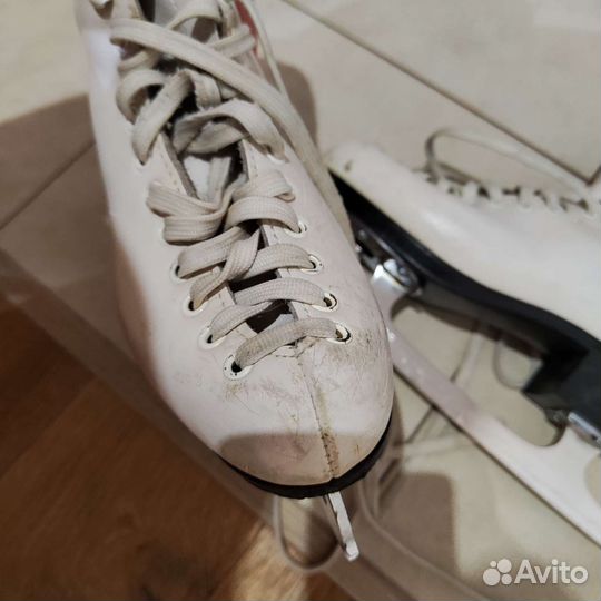 Коньки фигурные профессиональные Risport Star