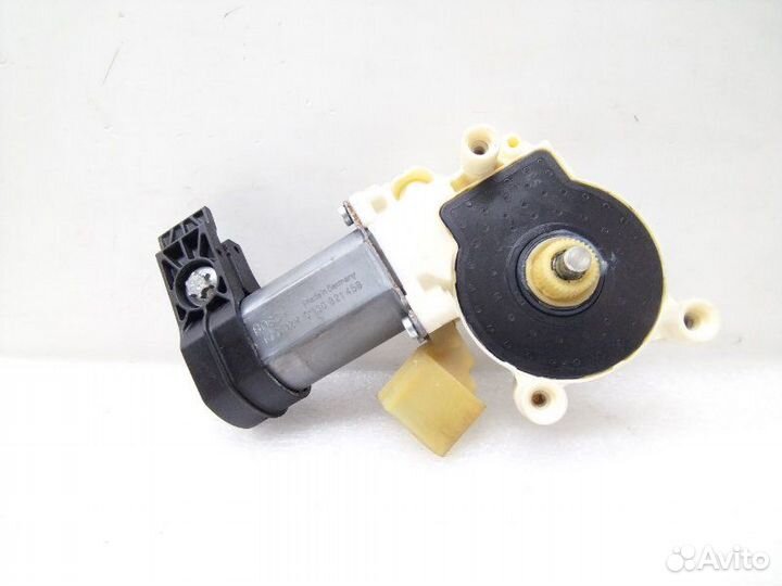 Моторчик стеклоподъемника передний правый Bmw