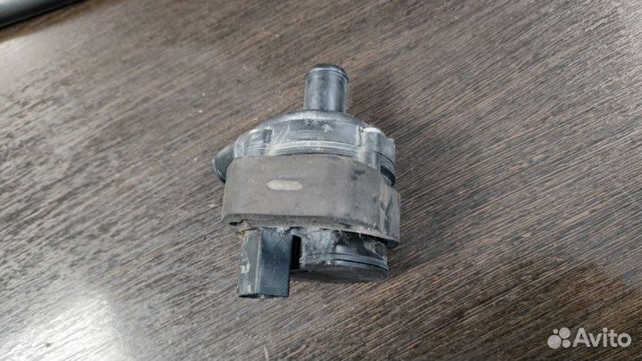 Дополнительная водяная помпа Mercedes Gl 320 Cdi