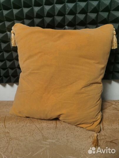 Декоративная подушка