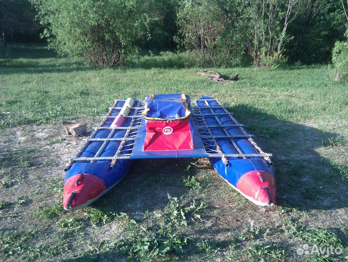 Катамаран туристский надувной 6-местный длина 5 м