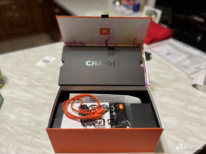 Коробка от jbl 3