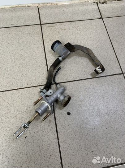 Цилиндр сцепления на nissan almera n16