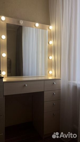 Гримерный стол