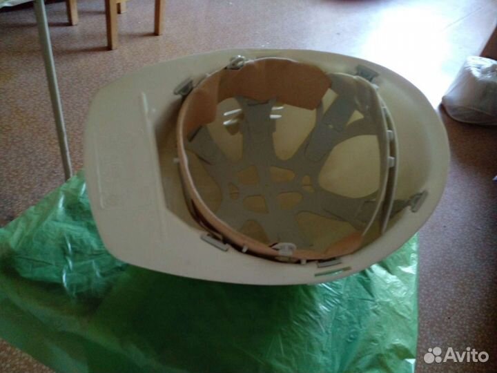 Каска строительная белая