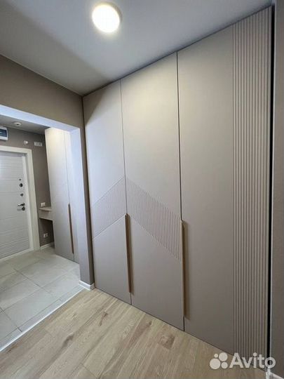 Шкаф распашной