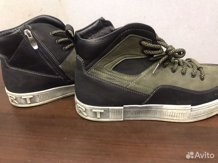 Ботинки зимние новые 45р