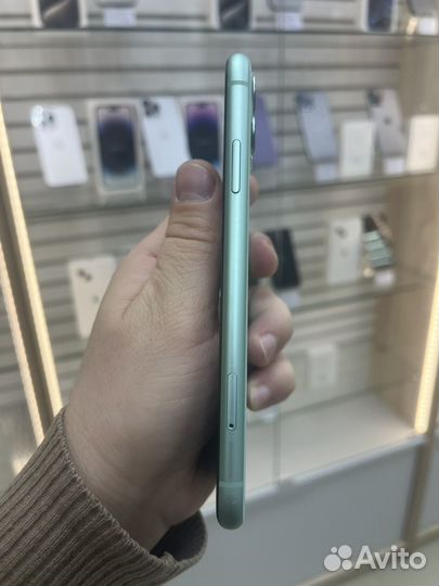 iPhone 11, 64 ГБ