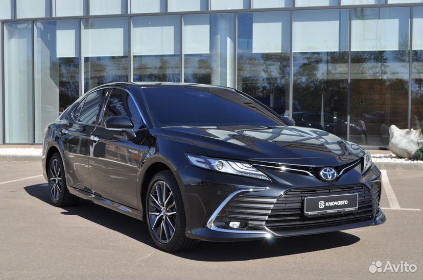 Toyota Camry 2.5 AT, 2023