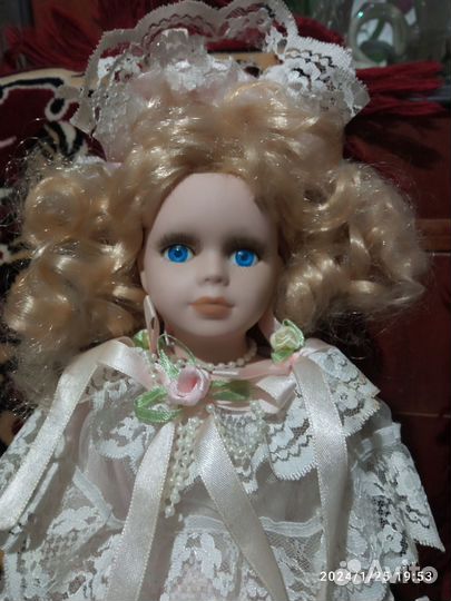 Кукла фарфоровая девочка,винтаж.торг