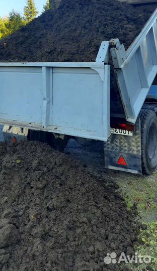 Доставка чернозема самосвалом зил, почва под газон