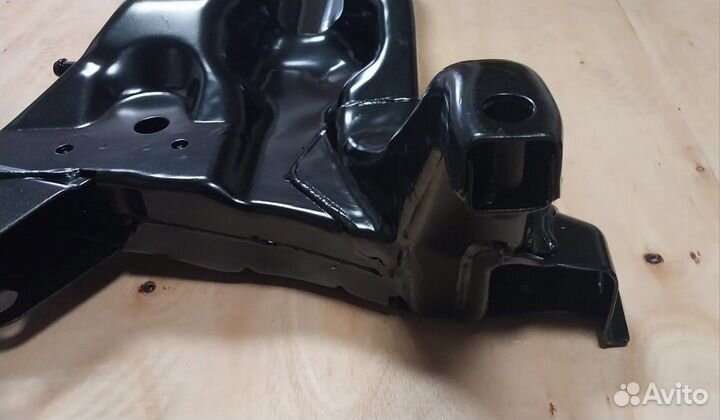 Передний подрамник Mitsubishi Lancer 9/Outlander 1