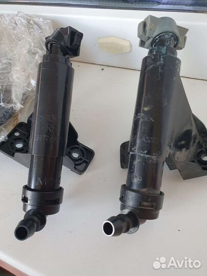 Форсунка омыватиля фар KIA Cee'd jd рестайлинг