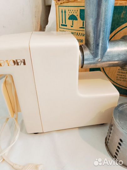 Мясорубка электрическая 