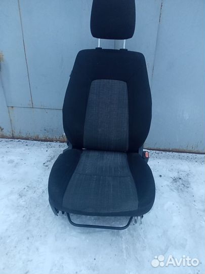 Продам сиденье