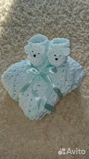 Плед и пинетки из alize puffy