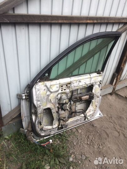 Дверь боковая правая передняя