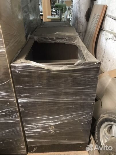 Шкаф витрина