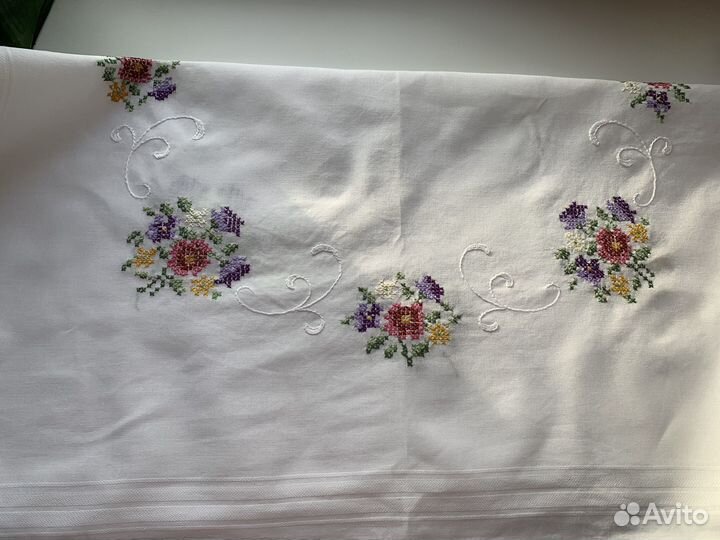 Скатерь чайная ручная вышивка Германия