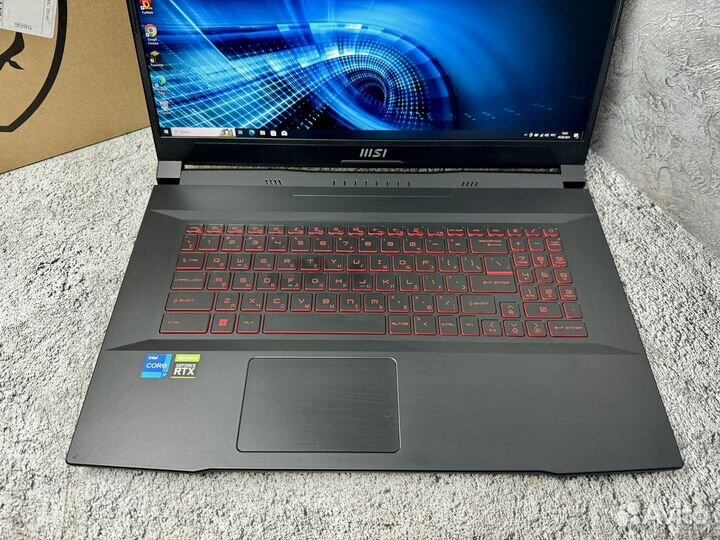 Игровой ноутбук Msi на Core i7-11800H/ 3050 Ti