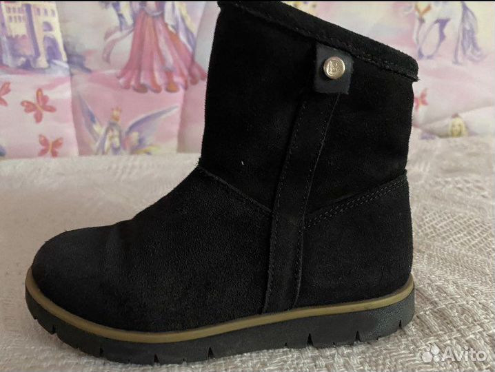 Продам демисезонные ботинки. Bartek