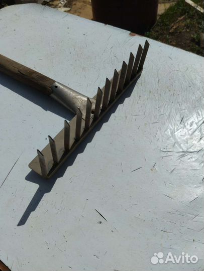 Вилы, грабли,окучник,ломики