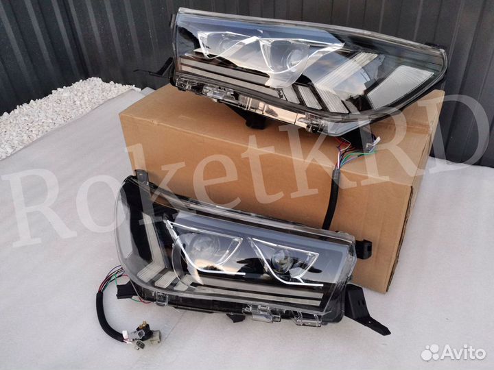 Фары Toyota Hilux с 2015 г в Наличии LED
