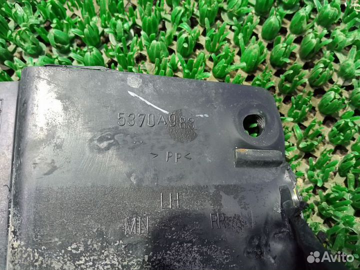 Брызговик задний левый Mitsubishi L200