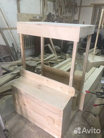 Деревянная машинка для детской площадки