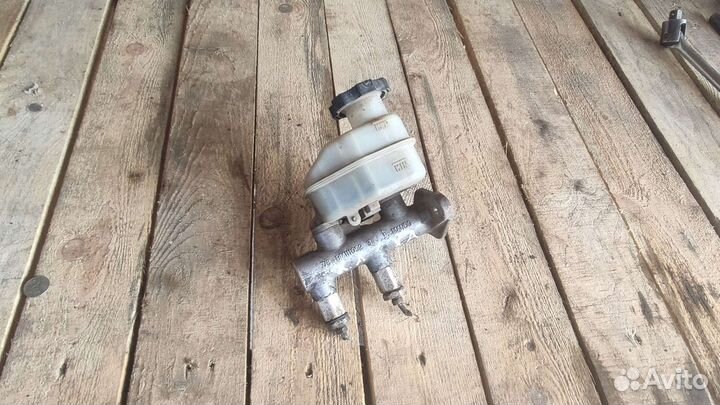 Главный тормозной цилиндр Hyundai Elantra 3 XD