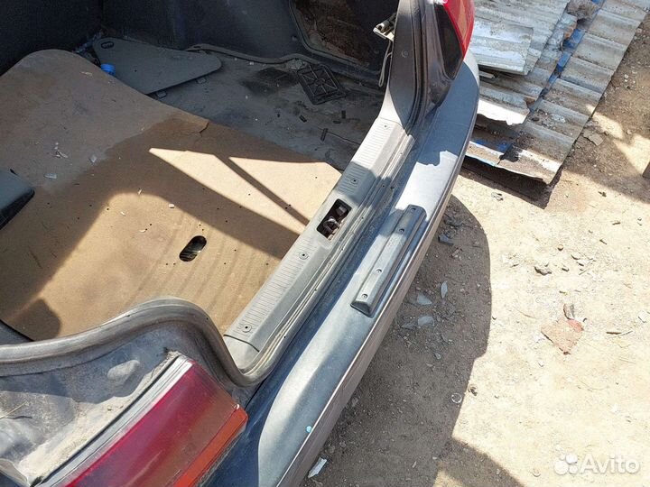 Крышка багажника toyota corolla E100