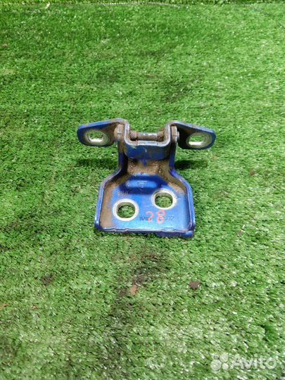 Петля двери Renault Logan