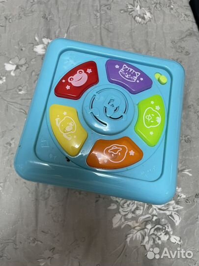 Музыкальный кубик бизиборд для малышей