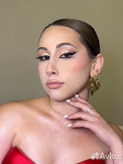 Модель на макияж