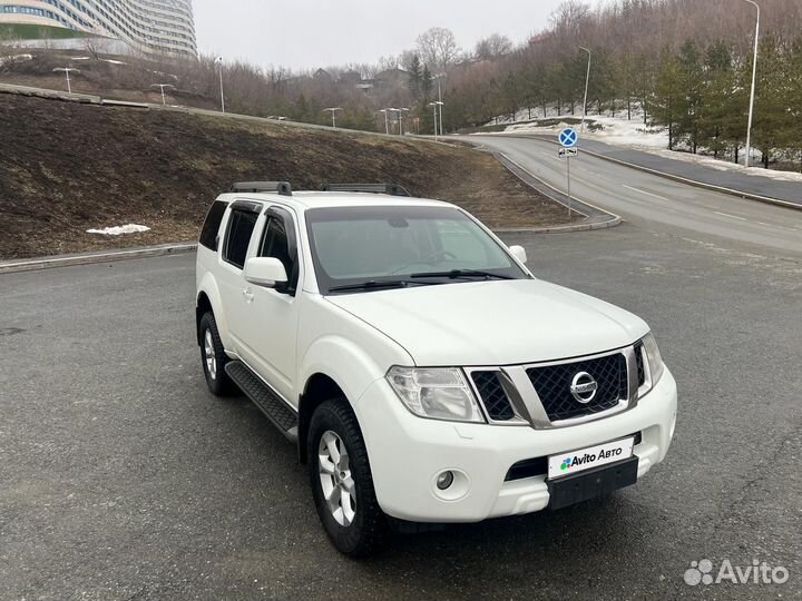 Nissan Pathfinder 2.5 AT, 2012, 210 600 км