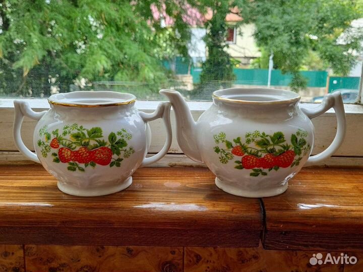 Заварочный чайник и сахарница Вербилки
