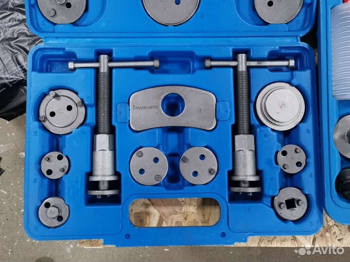 Набор для сведения тормозных цилиндров 21 пр