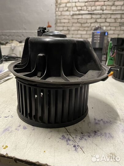 Моторчик отопителя Skoda Octavia A5 2004-2013