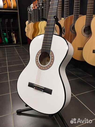 Классическая гитара 4/4 Белая Новая