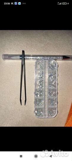 Стразы для маникюра. Новый набор