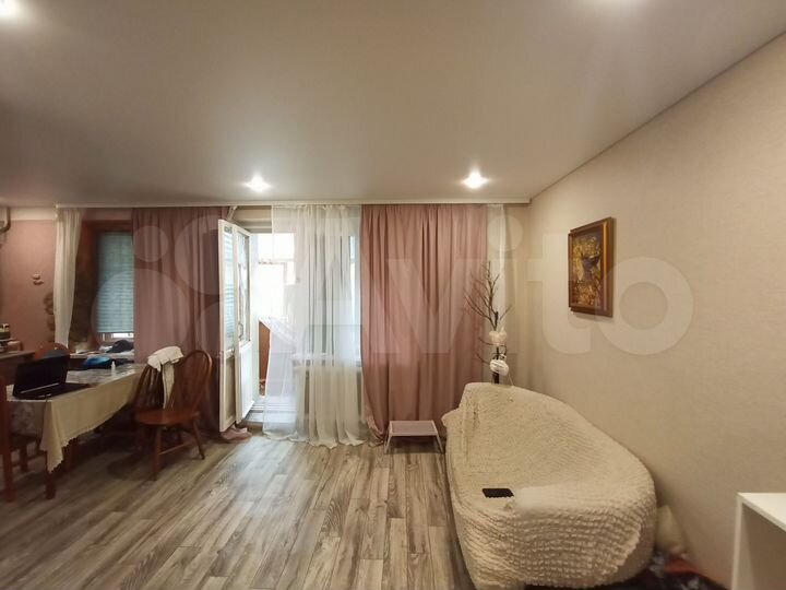 2-к. квартира, 55 м², 1/10 эт.