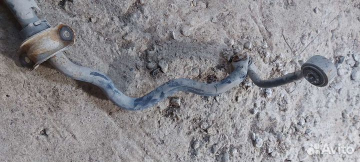 Стабилизатор задний на Volkswagen Touareg