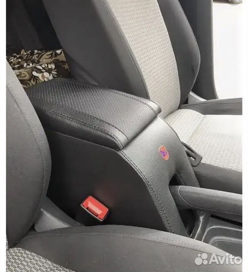 Подлокотник на Volkswagen Polo Новая