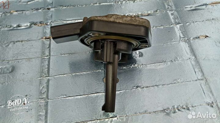 Датчик уровня масла 1j0907660c Ауди Фольксваген