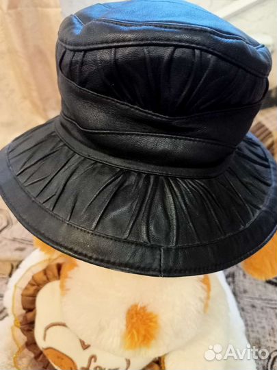 Шляпа кожаная