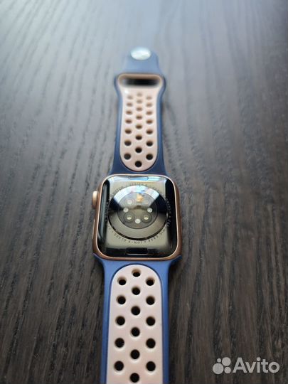 Часы Apple Watch Series 6 40mm