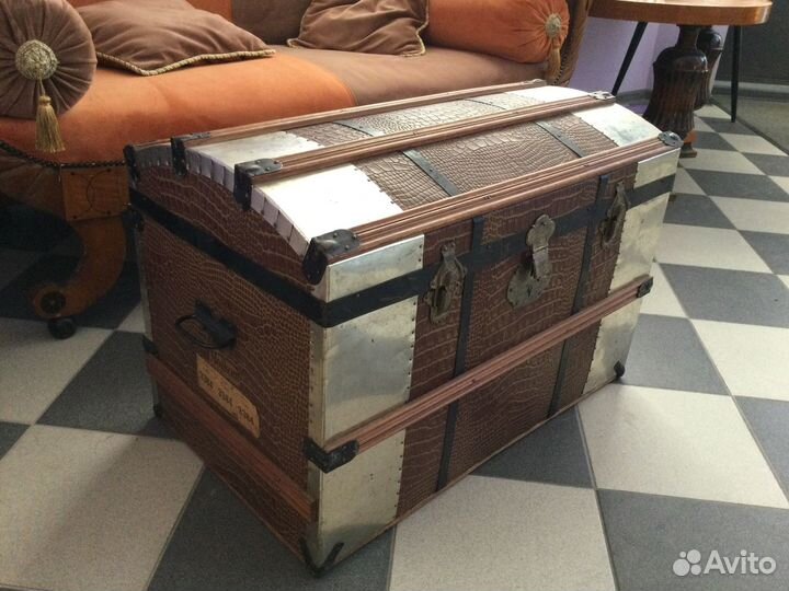 Антикварный сундук 1920-е годы